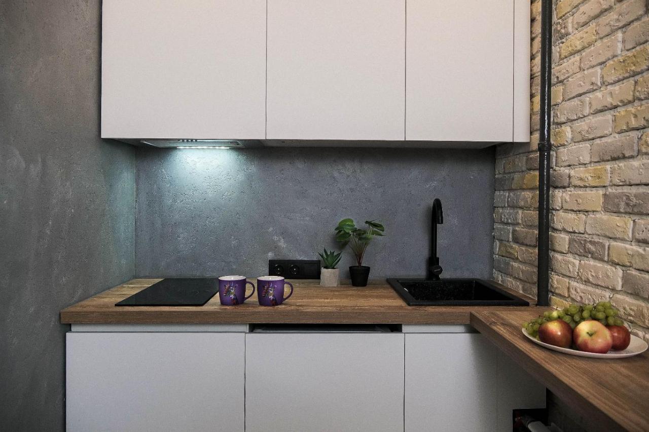 Freedom Apartments In City Center Kiev Esterno foto
