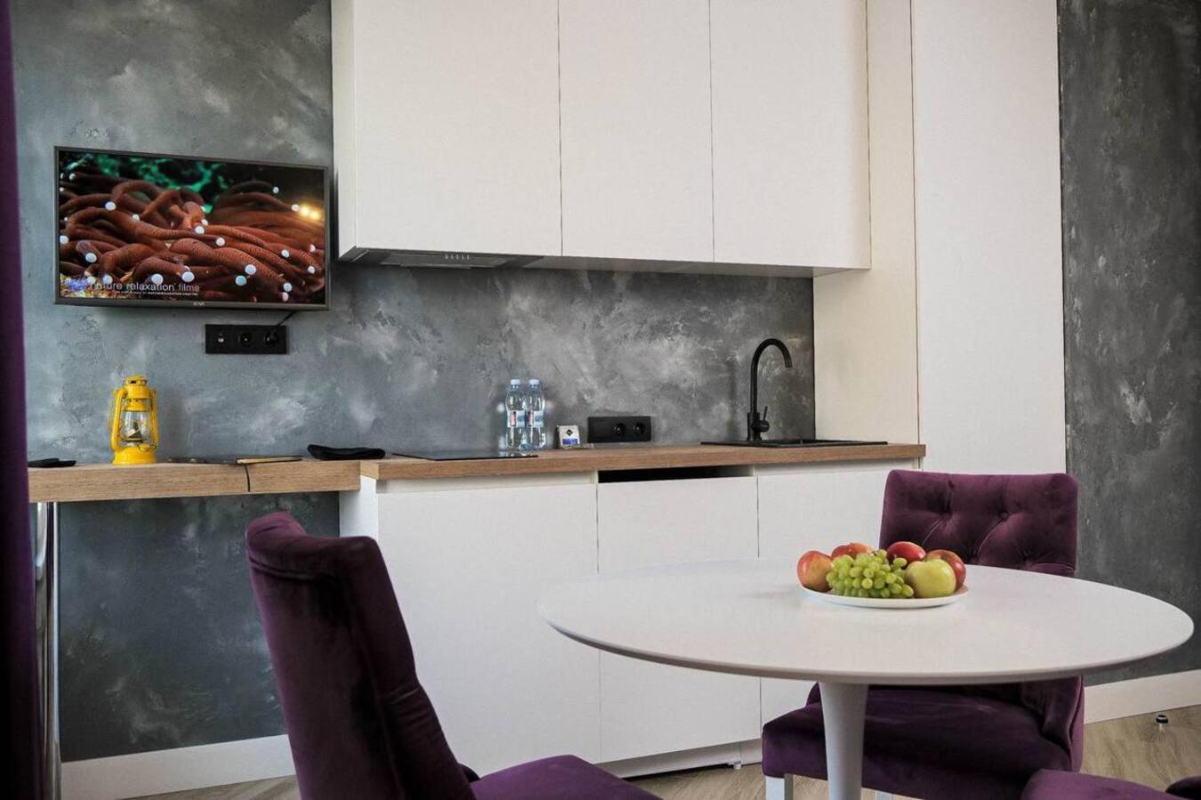 Freedom Apartments In City Center Kiev Esterno foto