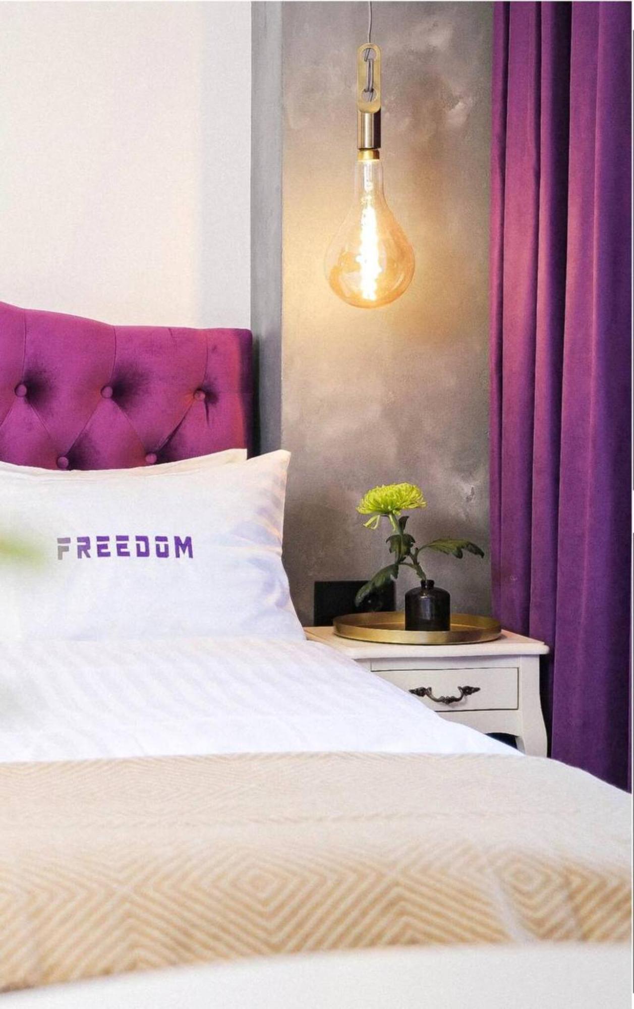 Freedom Apartments In City Center Kiev Esterno foto