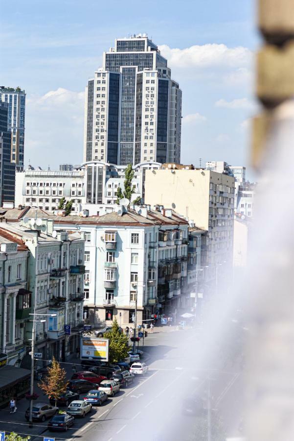 Freedom Apartments In City Center Kiev Esterno foto